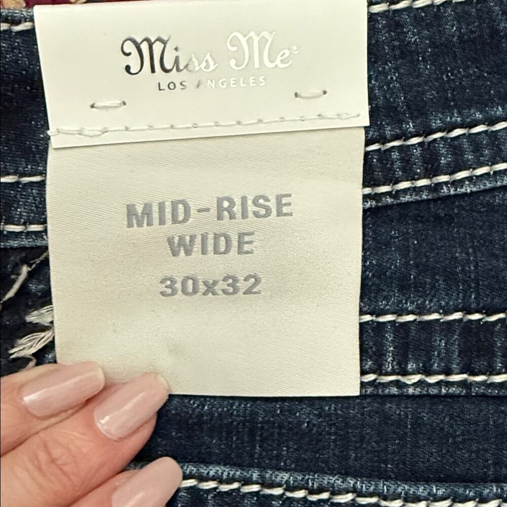 NWT Miss Me Mid Rise Wide Blue Wash Denim Jeans - Picture 4 of 6